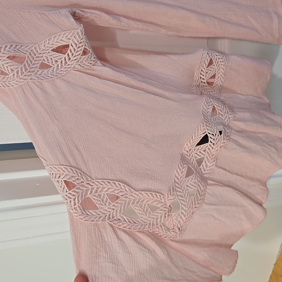 Pink bohemian top with flare/ ruffle sleeves size small - Picture 3 of 7
